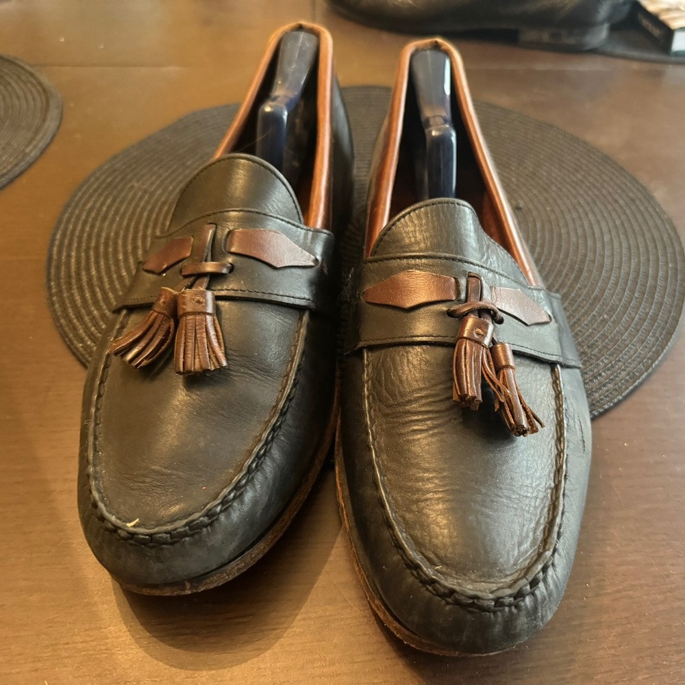 Allen Edmonds “Kent” Loafers 2-Tone w/ Tassels